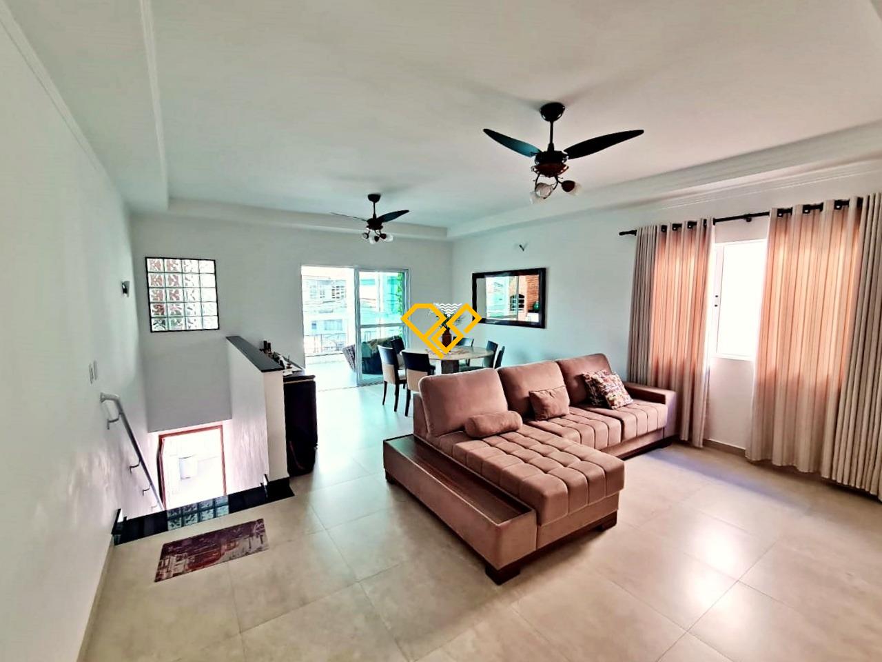 Sobreposta Alta à venda no Embaré: Sala