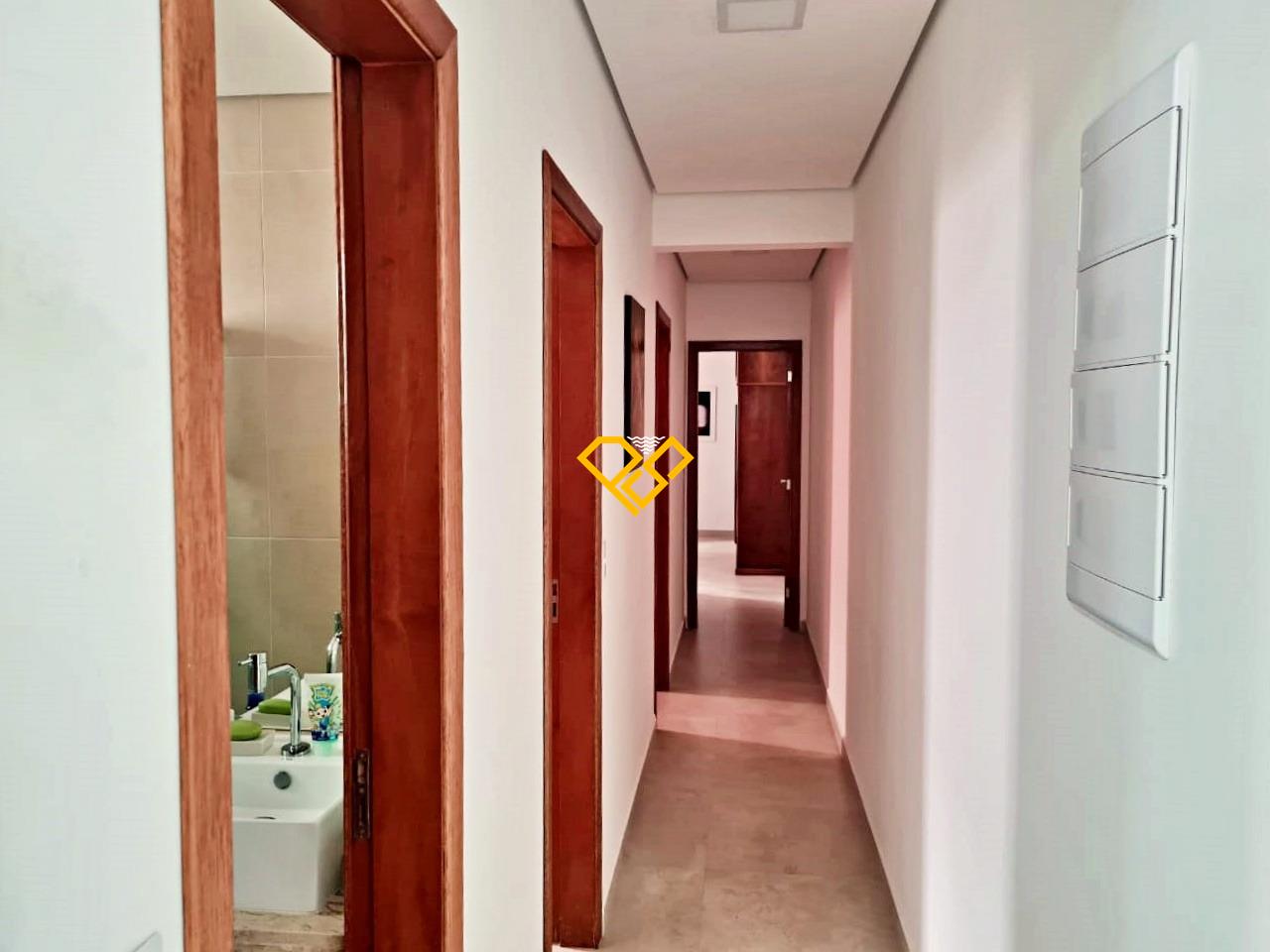 Sobreposta Alta à venda no Embaré: Corredor da área íntima