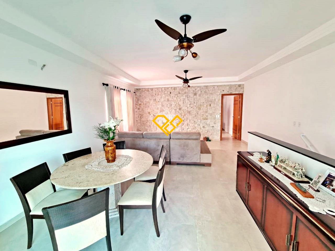 Sobreposta Alta à venda no Embaré: Sala