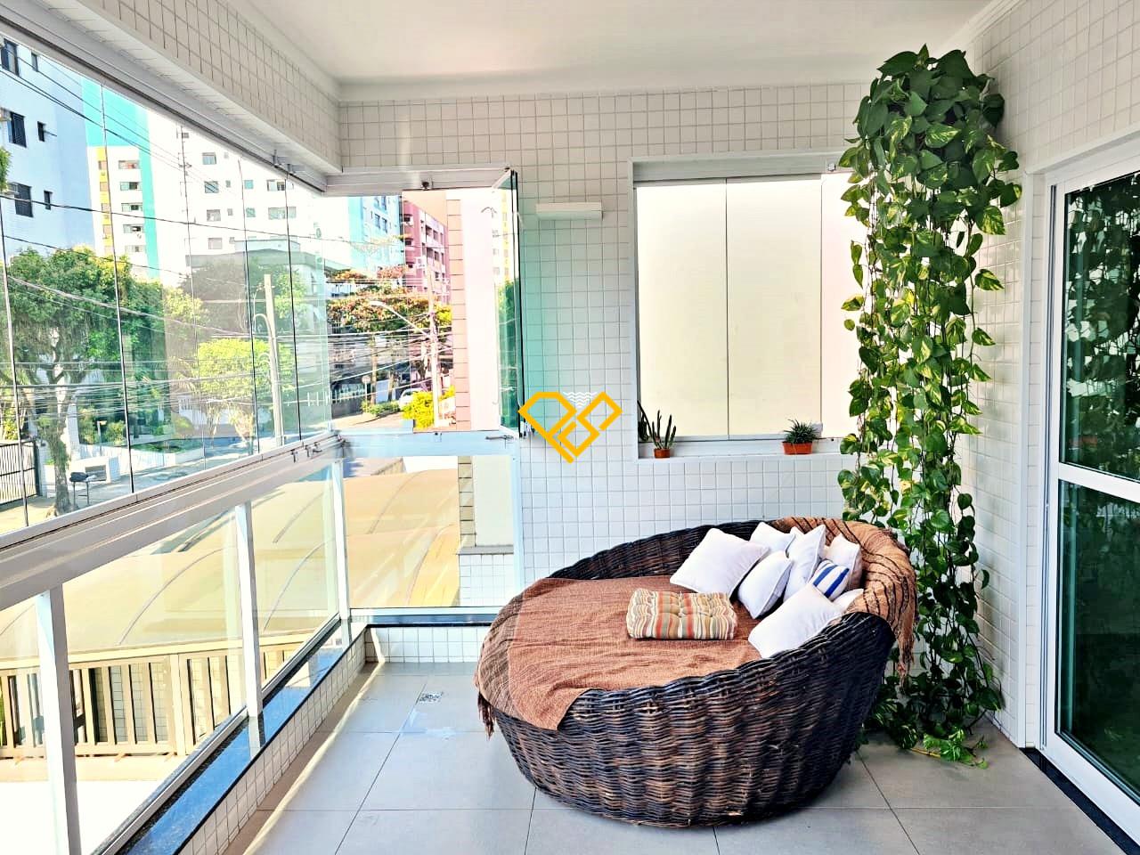 Sobreposta Alta à venda no Embaré: Varanda com churrasqueira