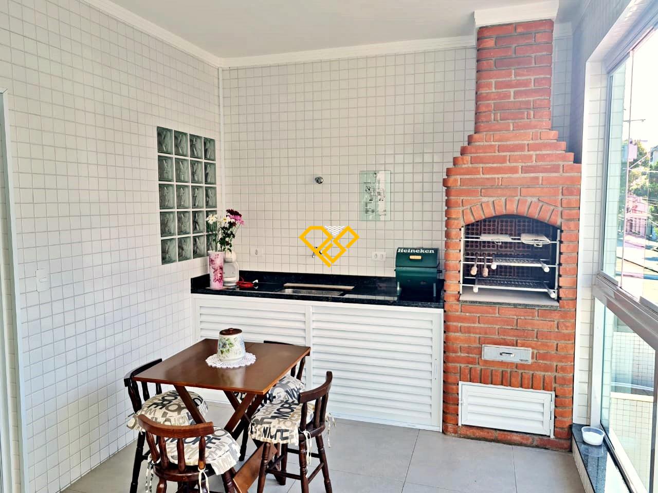 Sobreposta Alta à venda no Embaré: Varanda com churrasqueira