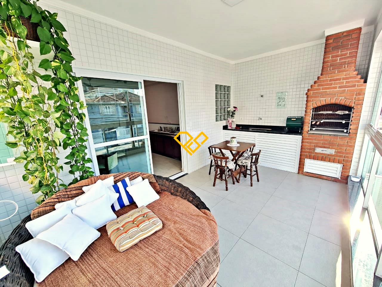 Sobreposta Alta à venda no Embaré: Varanda com churrasqueira