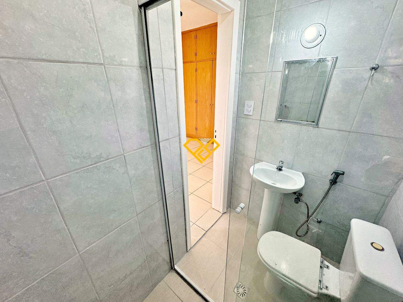 Apartamento para aluguel no Embaré: Wc suíte