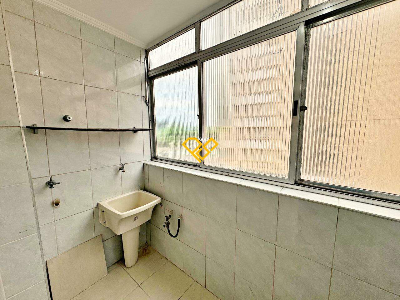 Apartamento para aluguel no Embaré: Área de serviço