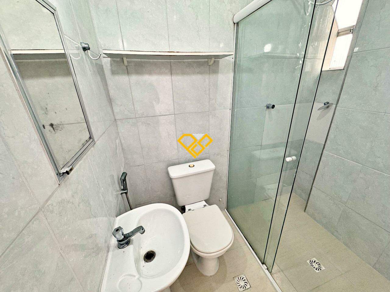 Apartamento para aluguel no Embaré: Wc social