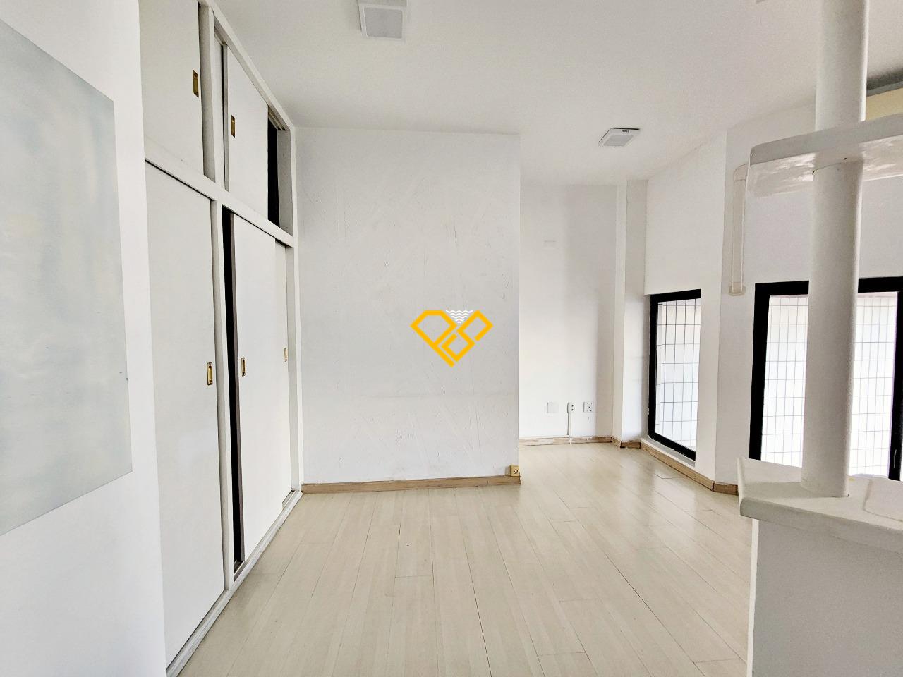 Apartamento à venda no Ponta da Praia: 