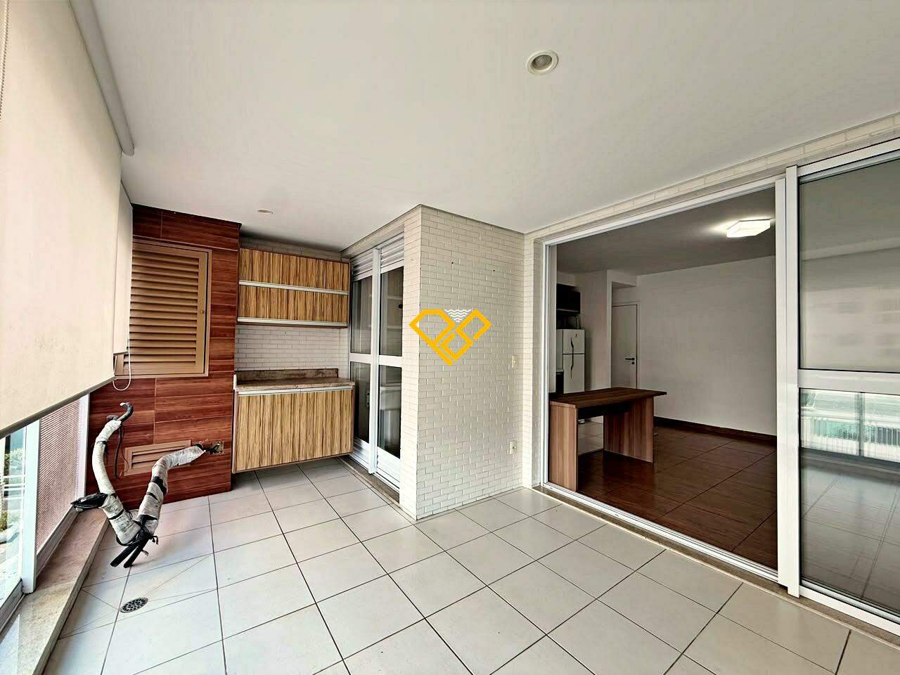 Apartamento à venda no Ponta da Praia: Varanda