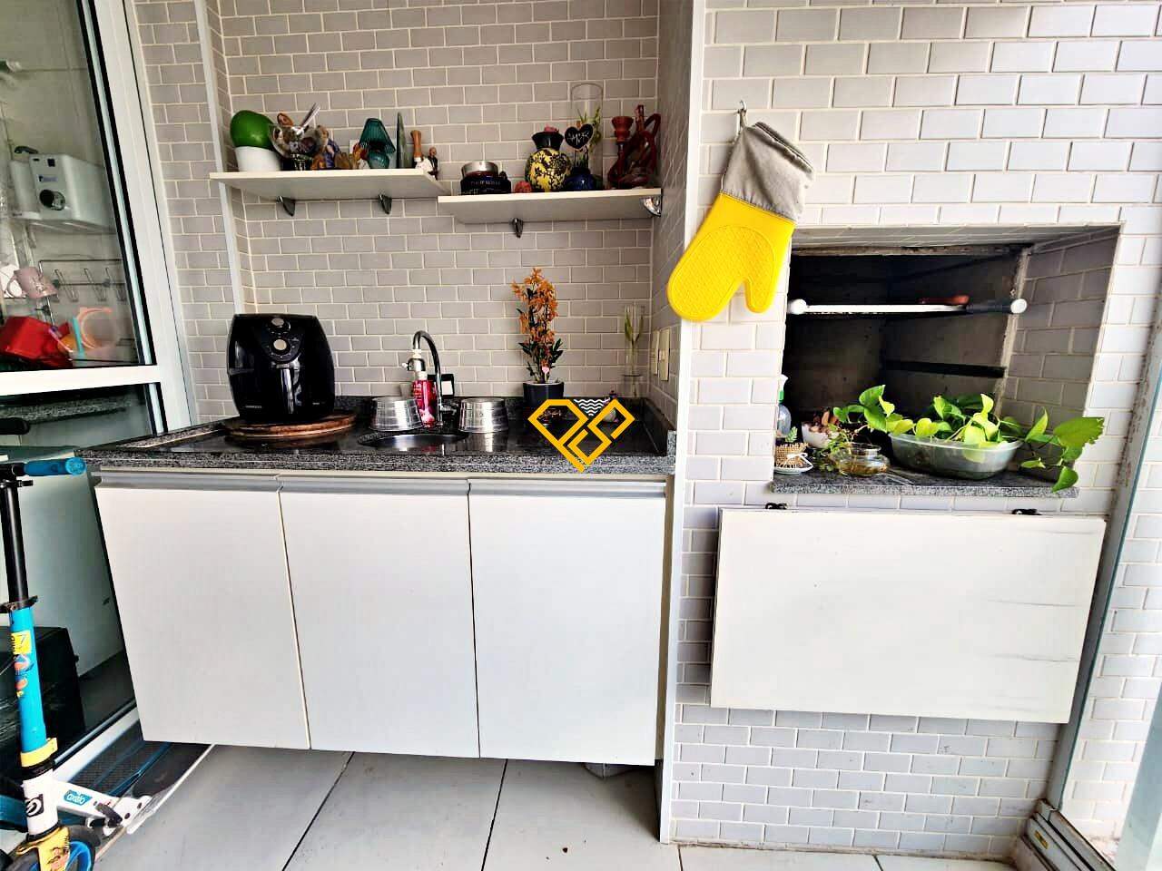 Apartamento à venda no Marapé: Varanda com churrasqueira