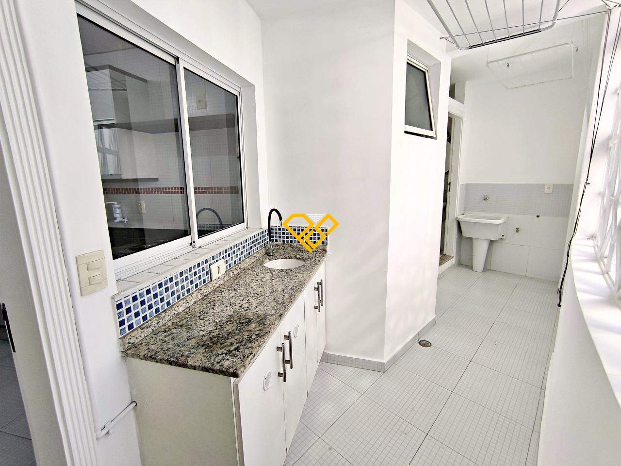 Apartamento à venda no José Menino: Área de serviço