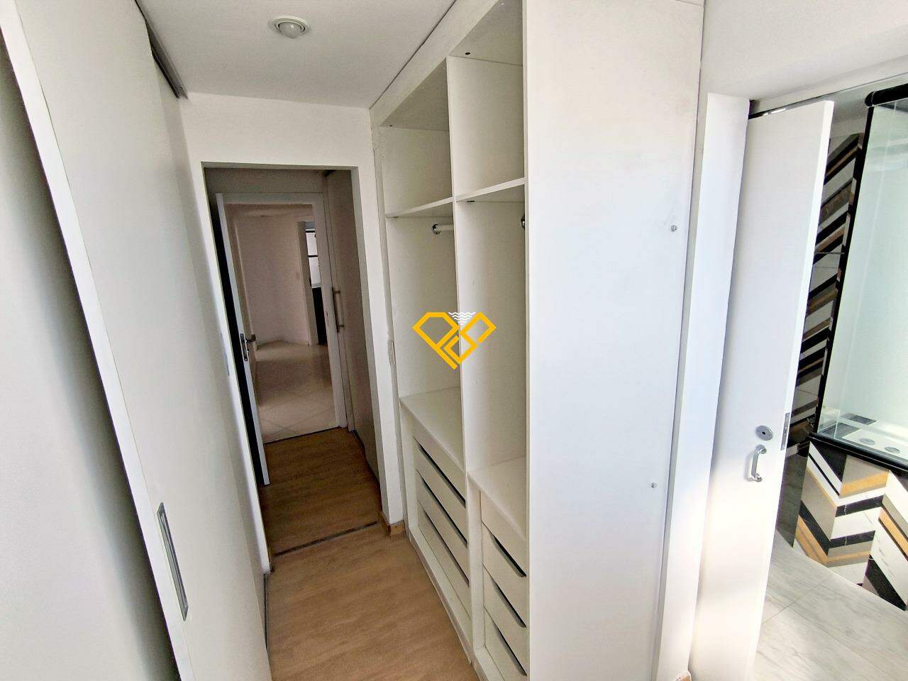 Apartamento à venda no José Menino: Dormitório 1 - suíte master - closet