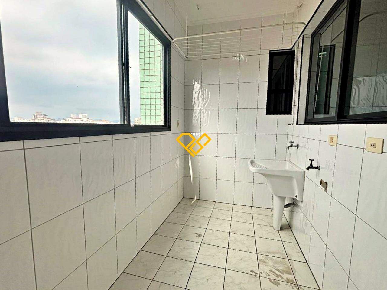 Apartamento à venda no Embaré: Área de serviço