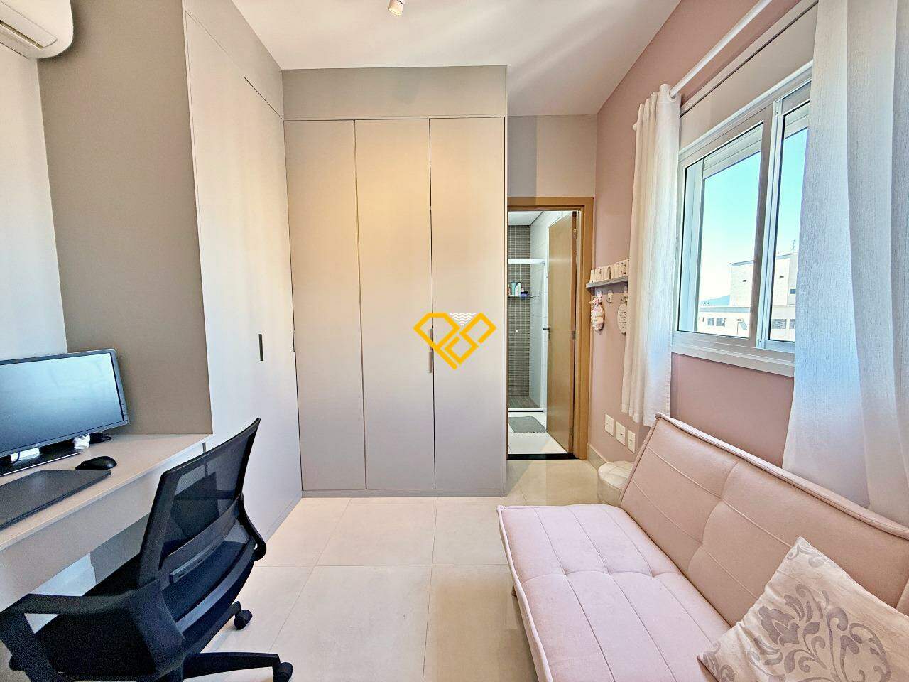Apartamento à venda no Embaré: Suíte 2