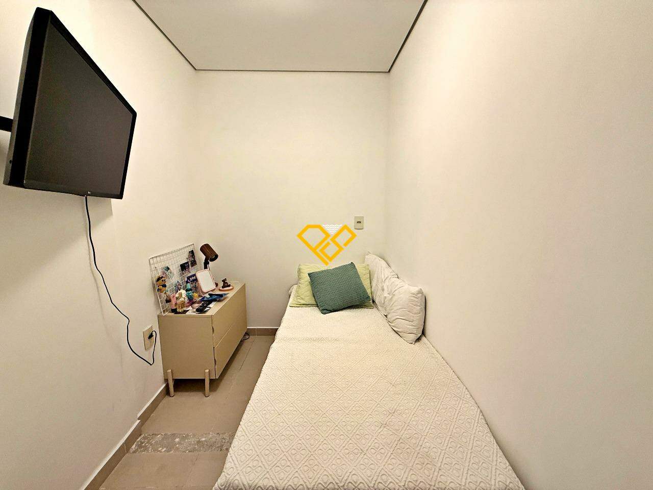 Apartamento à venda no Embaré: Dependência revertida