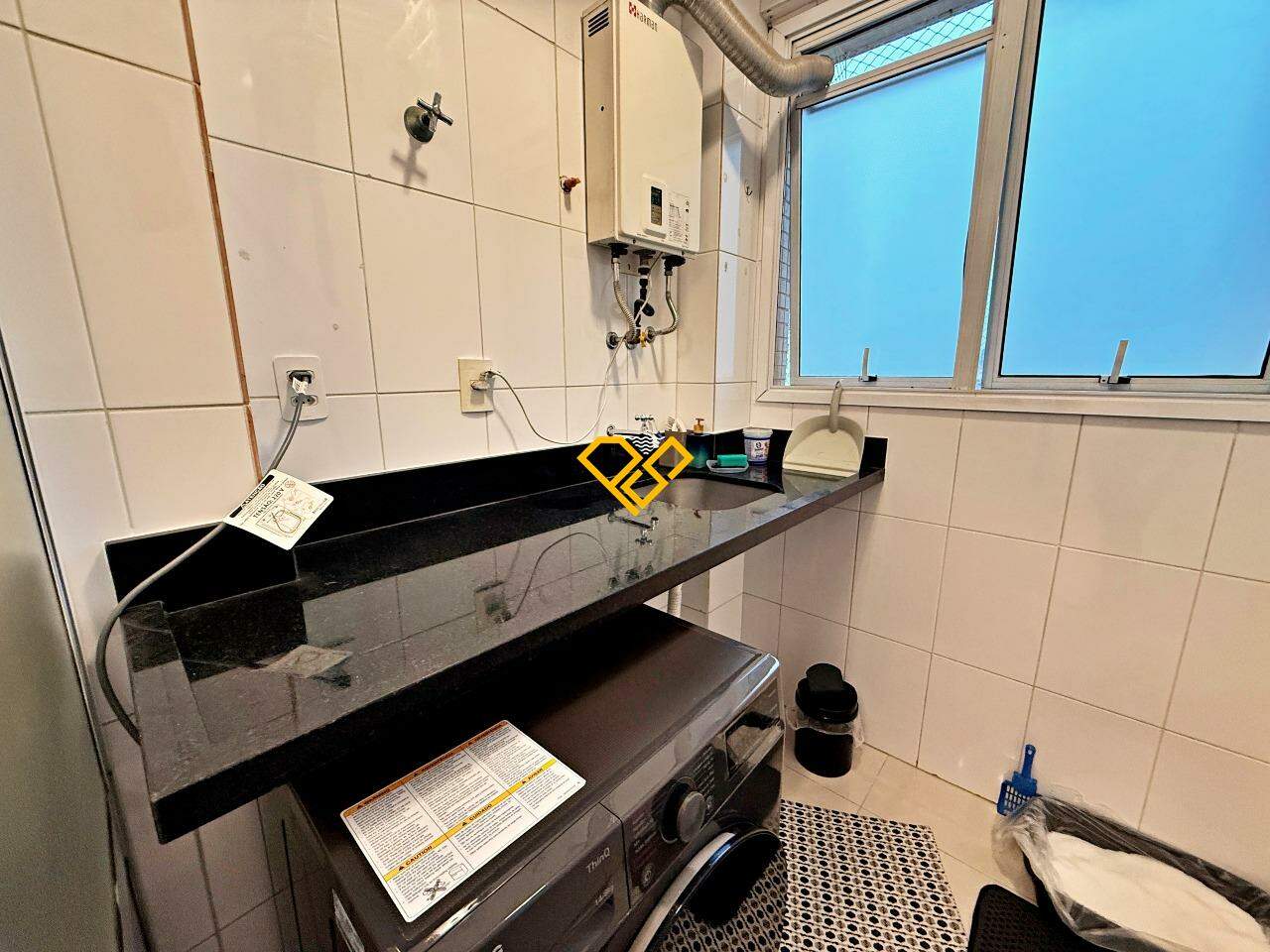 Apartamento à venda no Embaré: Área de serviço