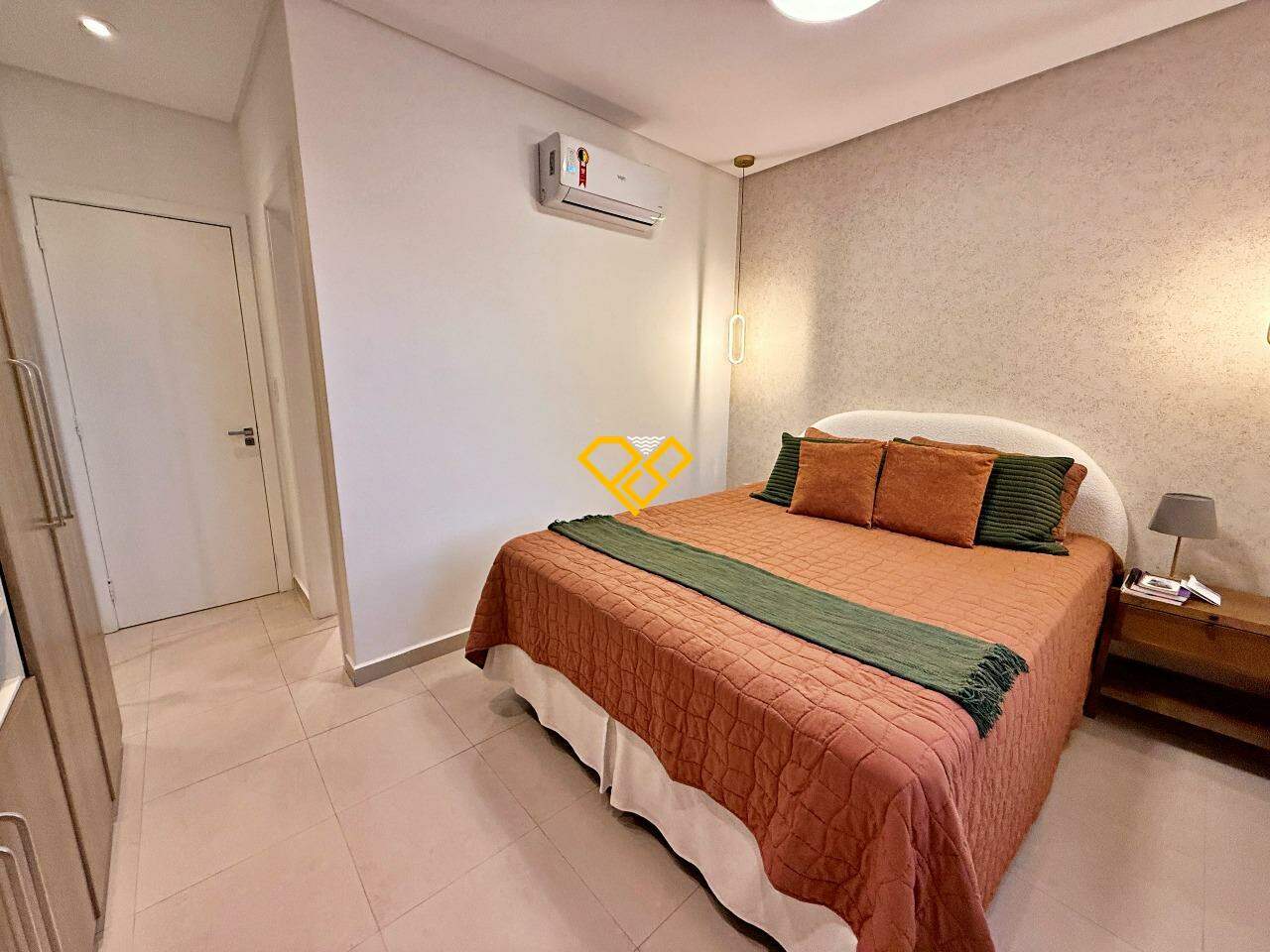 Apartamento à venda no Embaré: Dormitório 1 - suíte