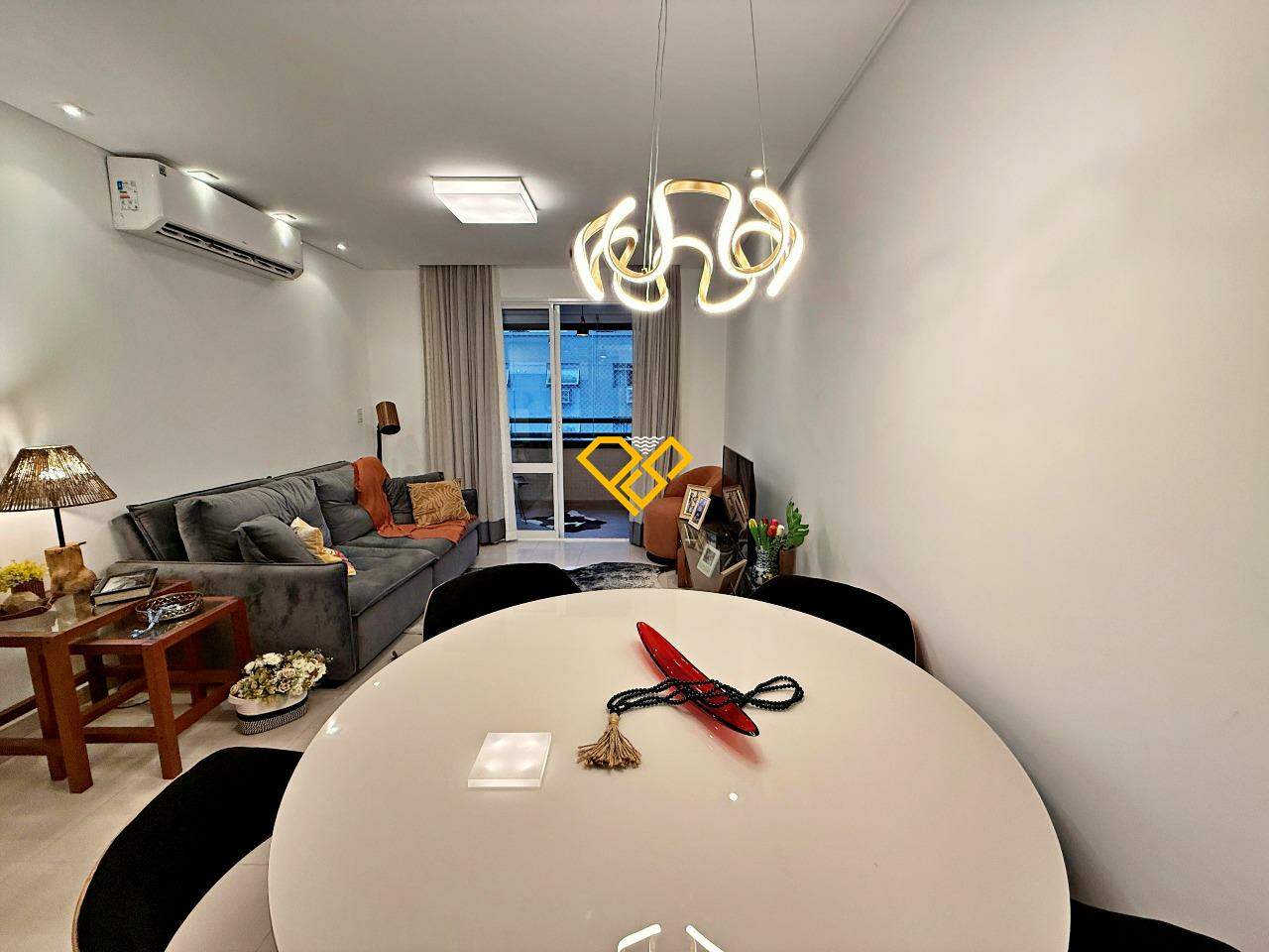 Apartamento à venda no Embaré: Sala