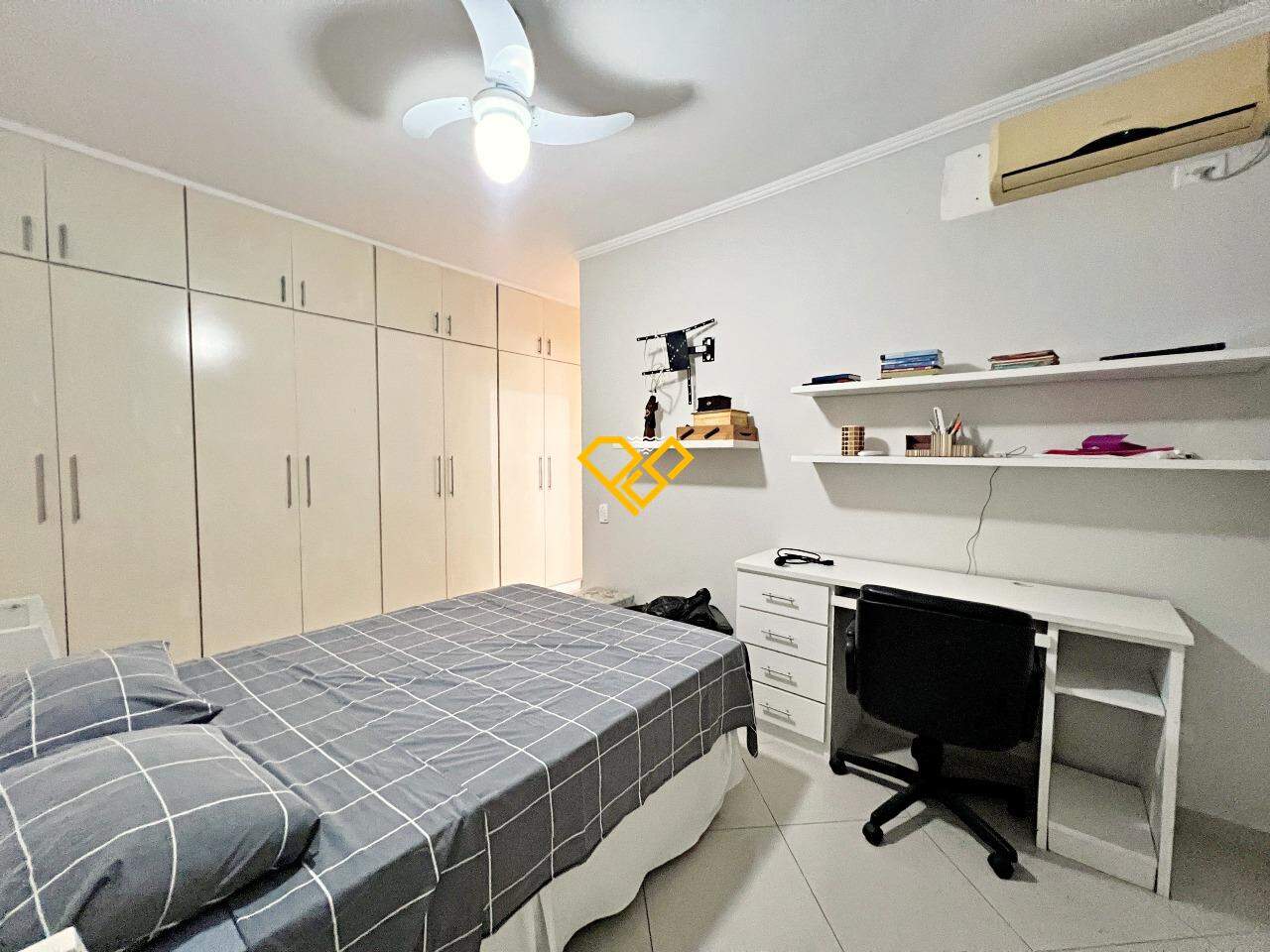 Apartamento à venda no Embaré: Dormitório 1