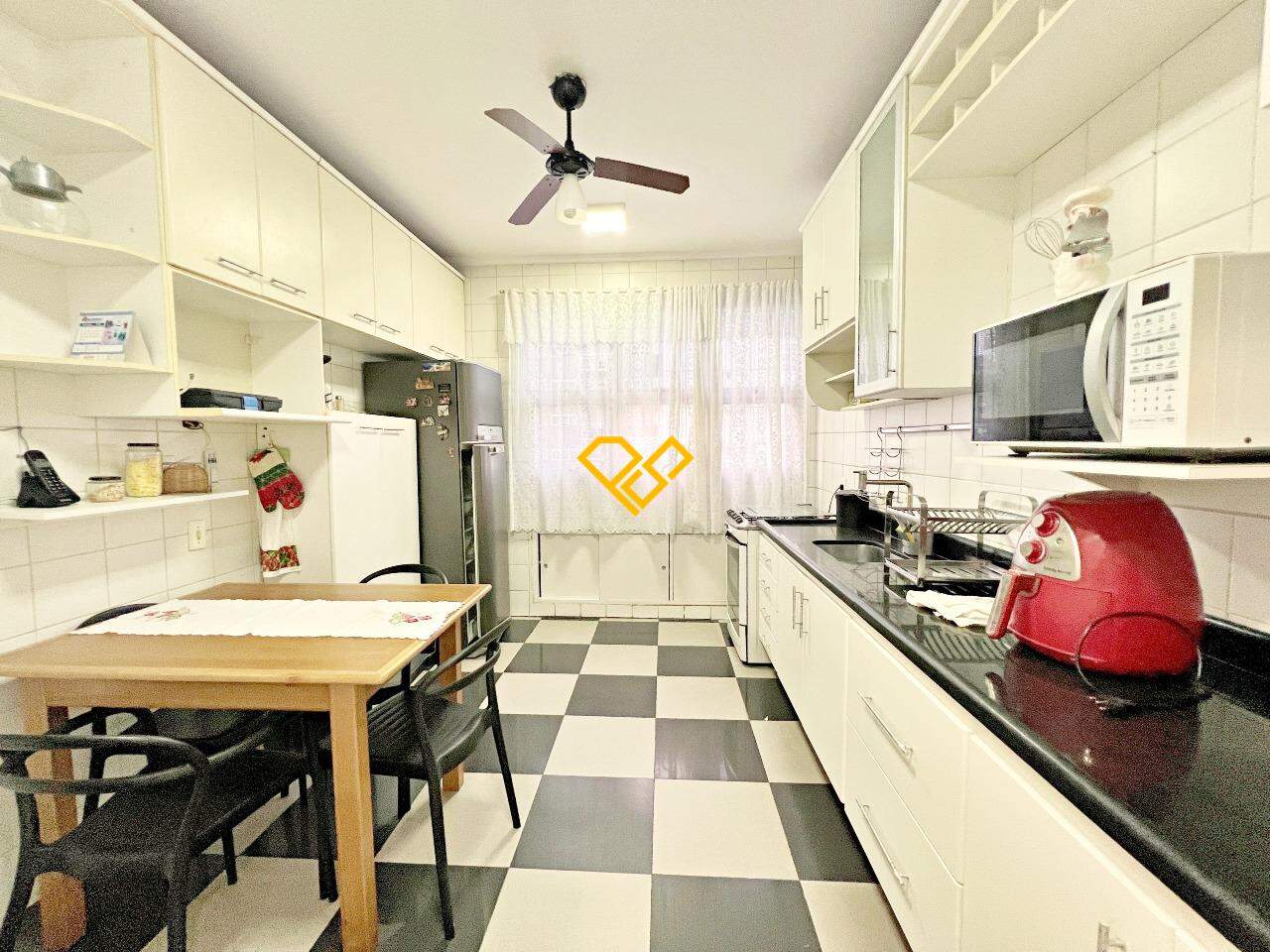 Apartamento à venda no Embaré: Cozinha