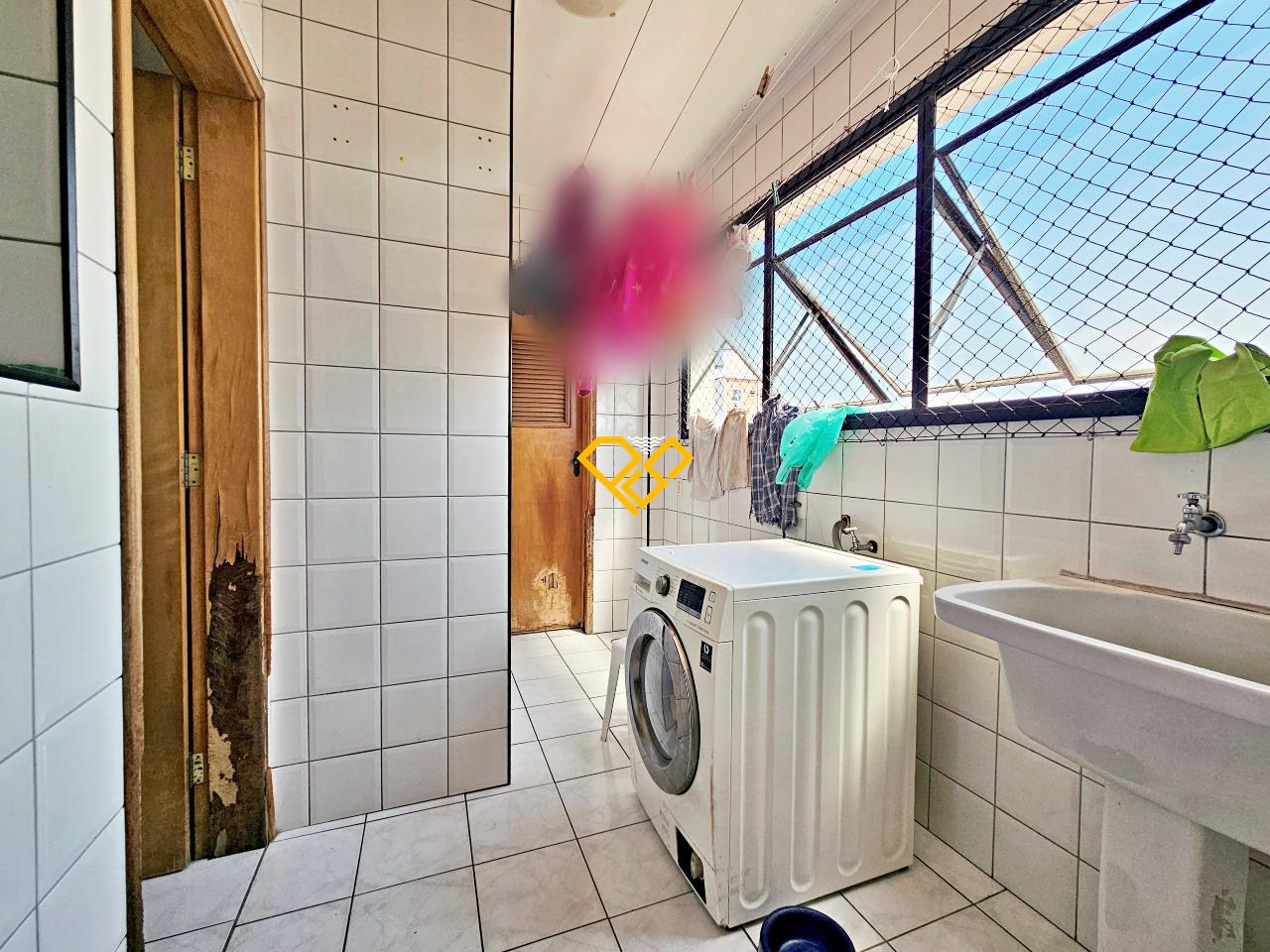 Apartamento à venda no Embaré: ÁRea de serviço