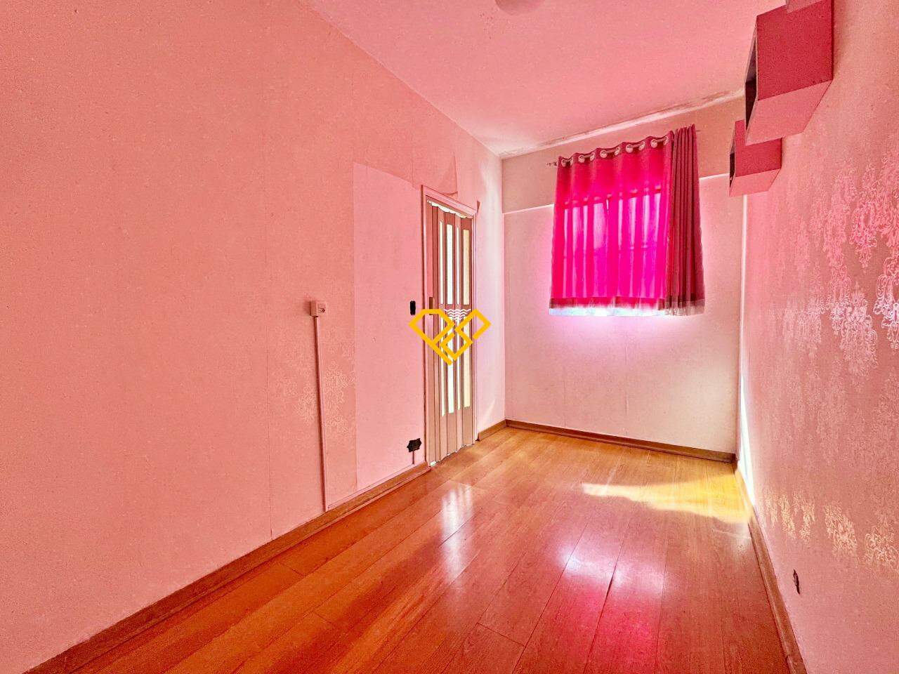 Apartamento à venda no Pompéia: Dependência revertida para área íntima