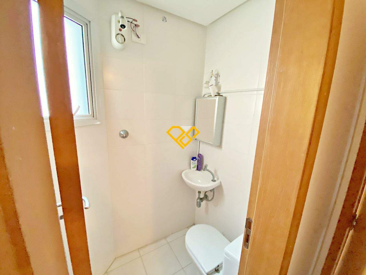 Apartamento à venda no Ponta da Praia: Wc de serviço