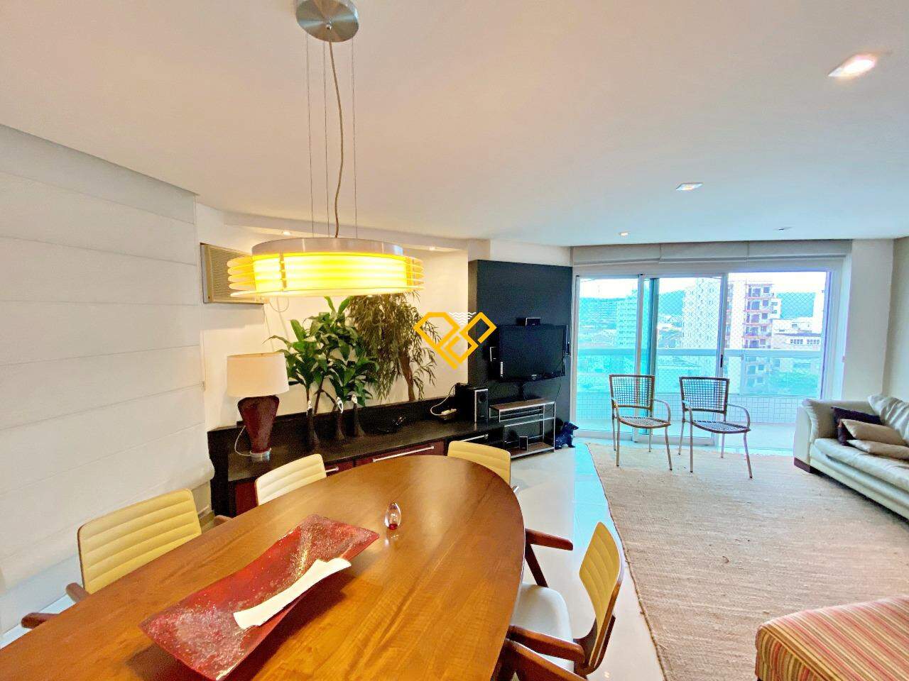 Apartamento à venda no Ponta da Praia: Sala