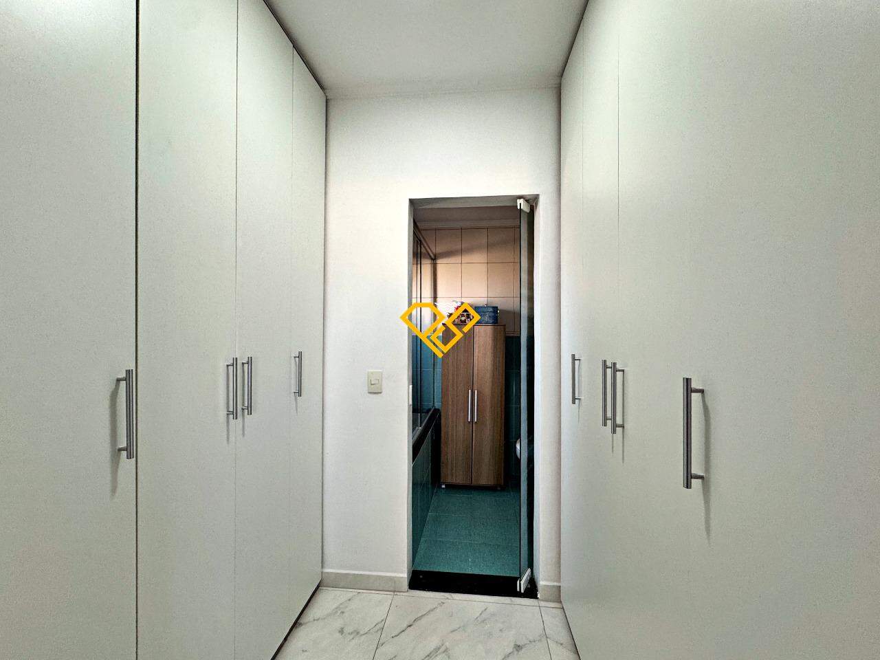 Apartamento à venda no Embaré: Dormitório 1 - suíte