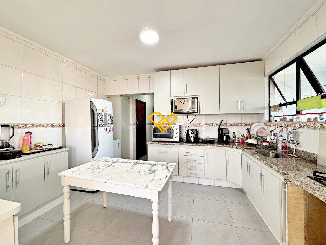 Apartamento à venda no Embaré: Cozinha