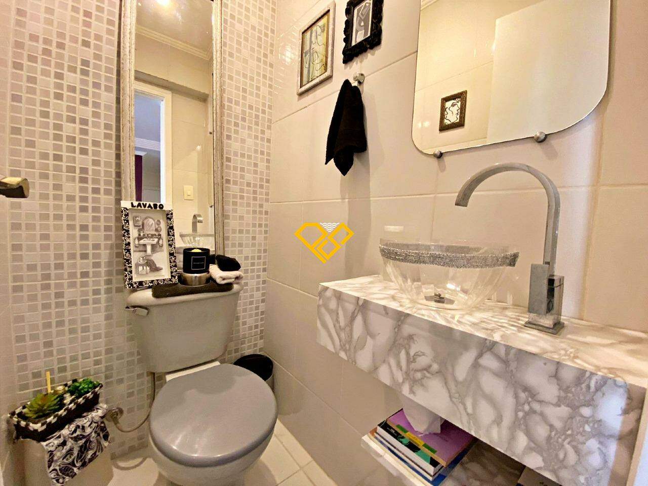 Apartamento à venda no Campo Grande: Lavabo