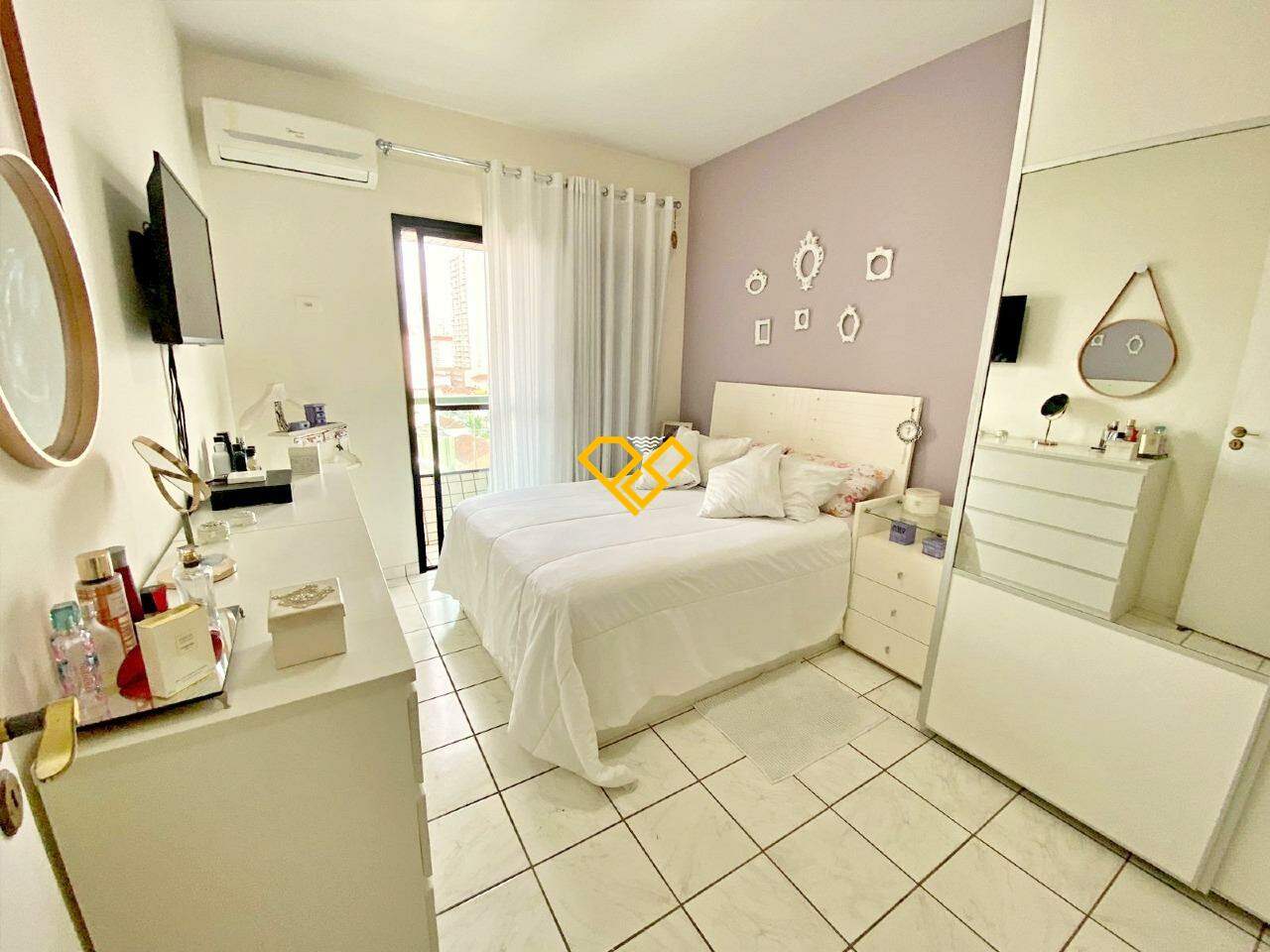 Apartamento à venda no Campo Grande: Suíte 1