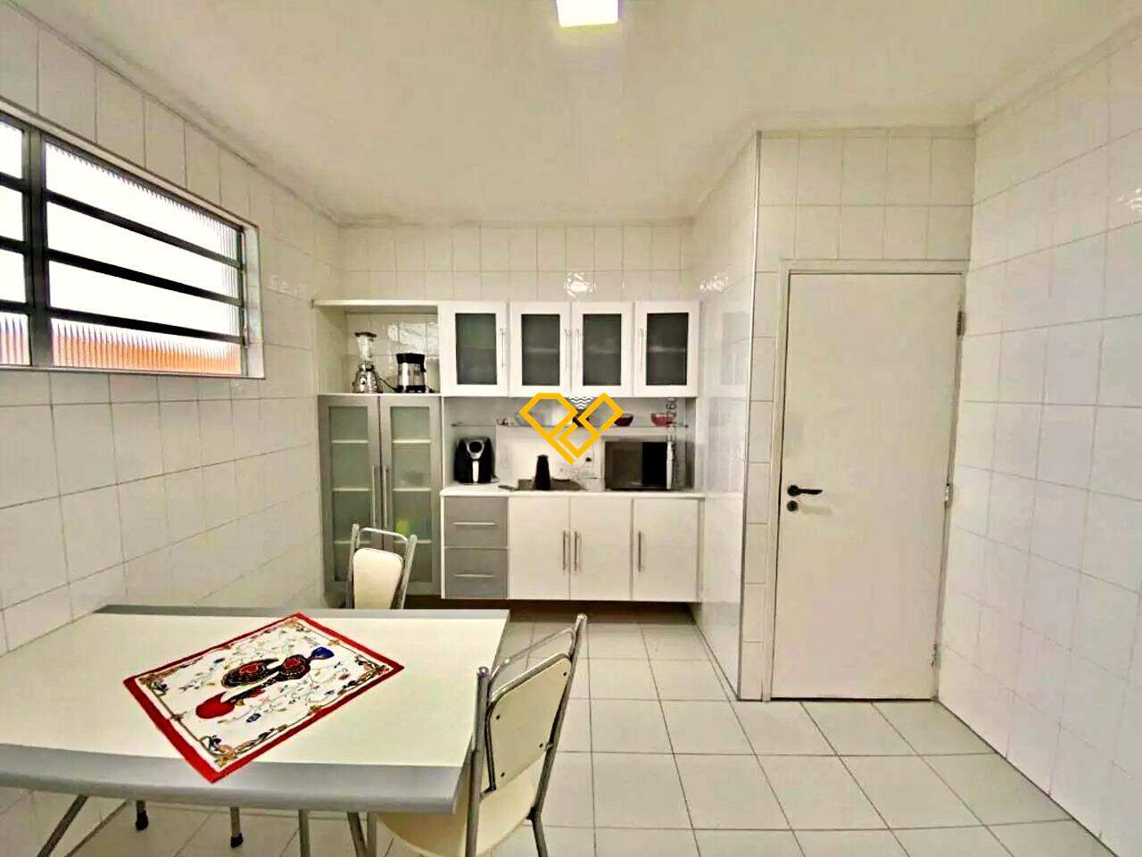 Sobreposta Alta à venda no Ponta da Praia: Cozinha