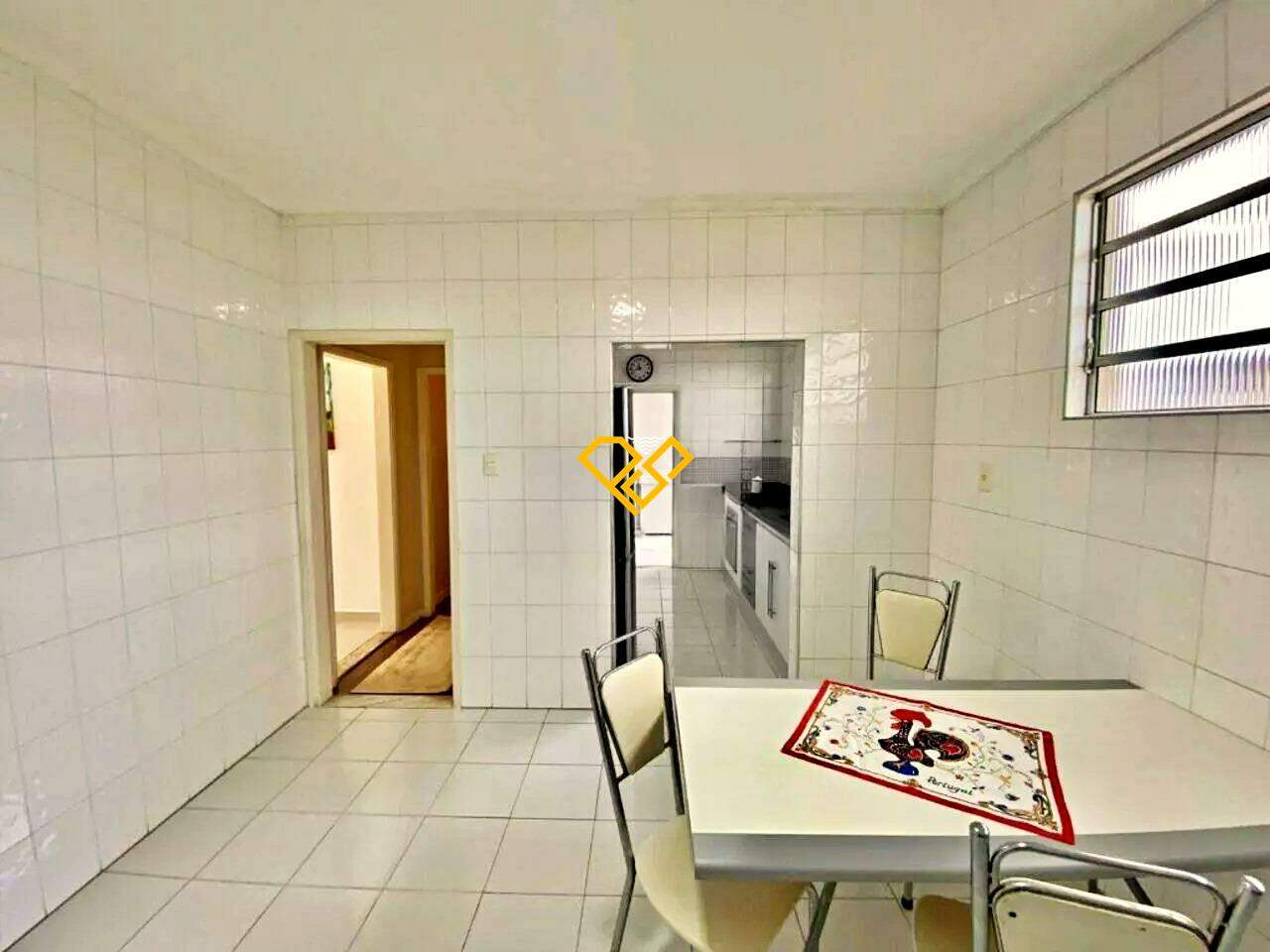 Sobreposta Alta à venda no Ponta da Praia: Cozinha