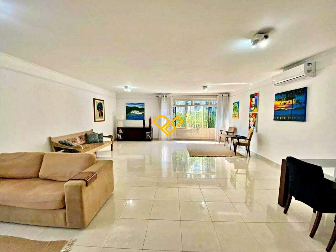 Sobreposta Alta à venda no Ponta da Praia: Sala