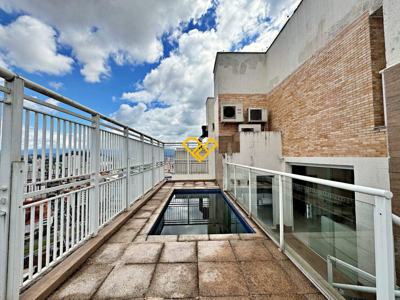 Cobertura à venda no Gonzaga: Piscina