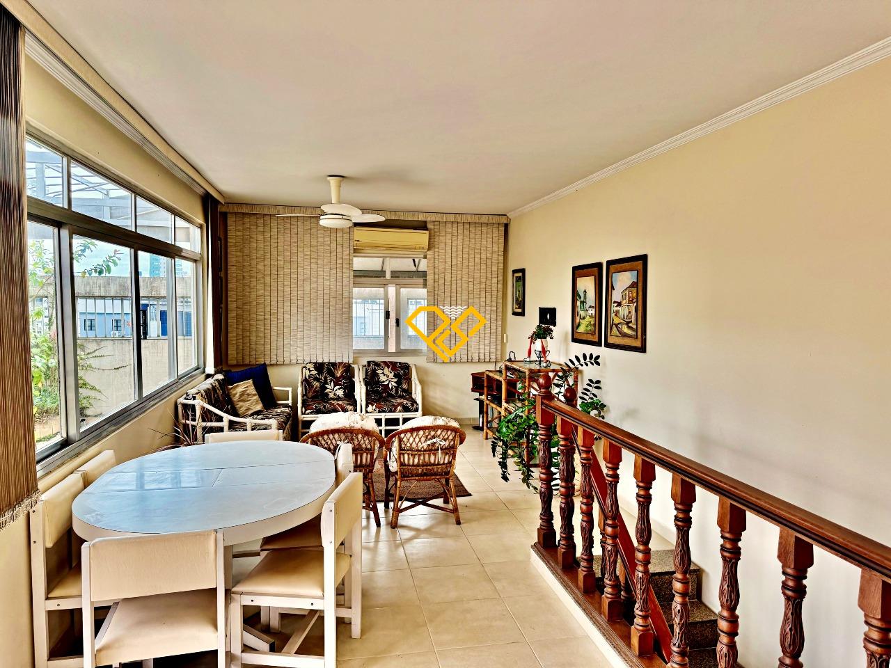 Cobertura à venda no Aparecida: Sala