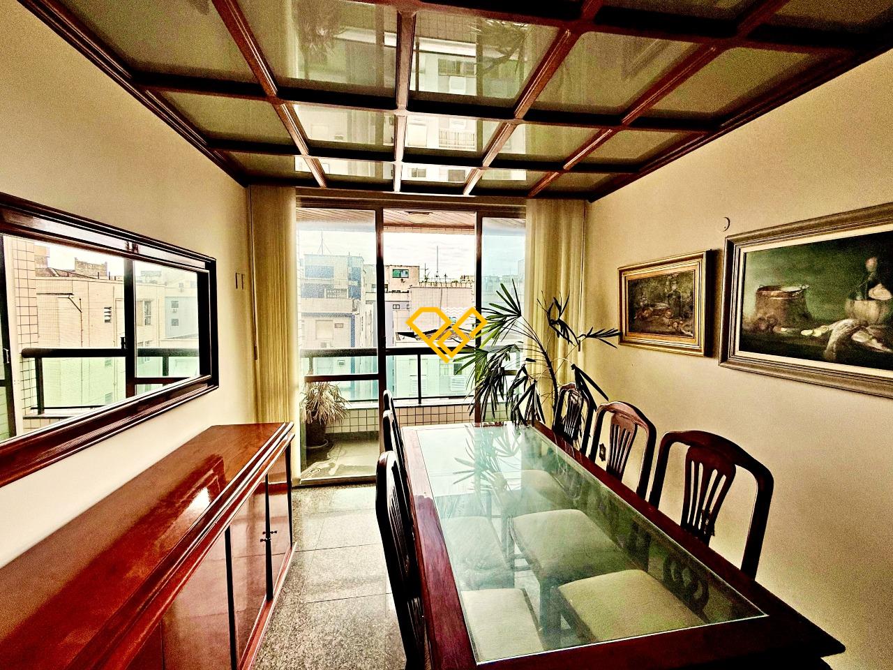 Cobertura à venda no Aparecida: Sala