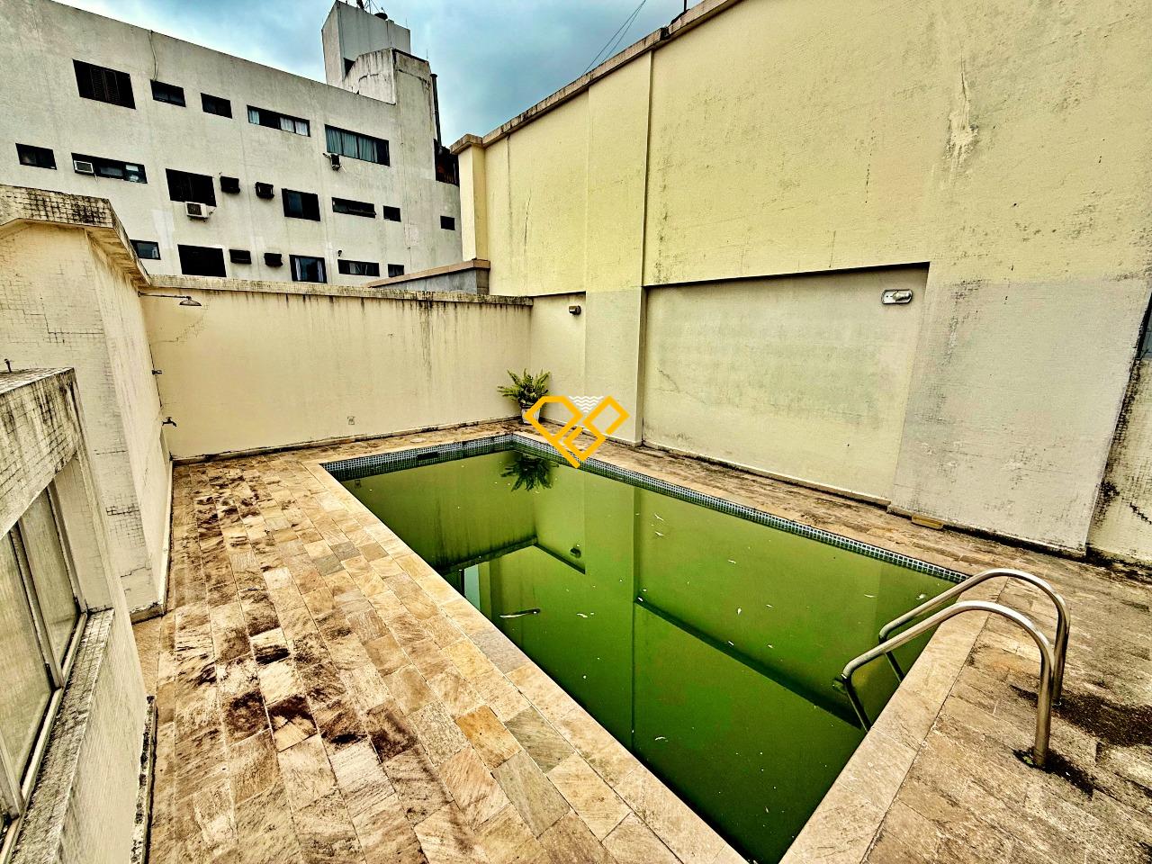Cobertura à venda no Aparecida: Piscina