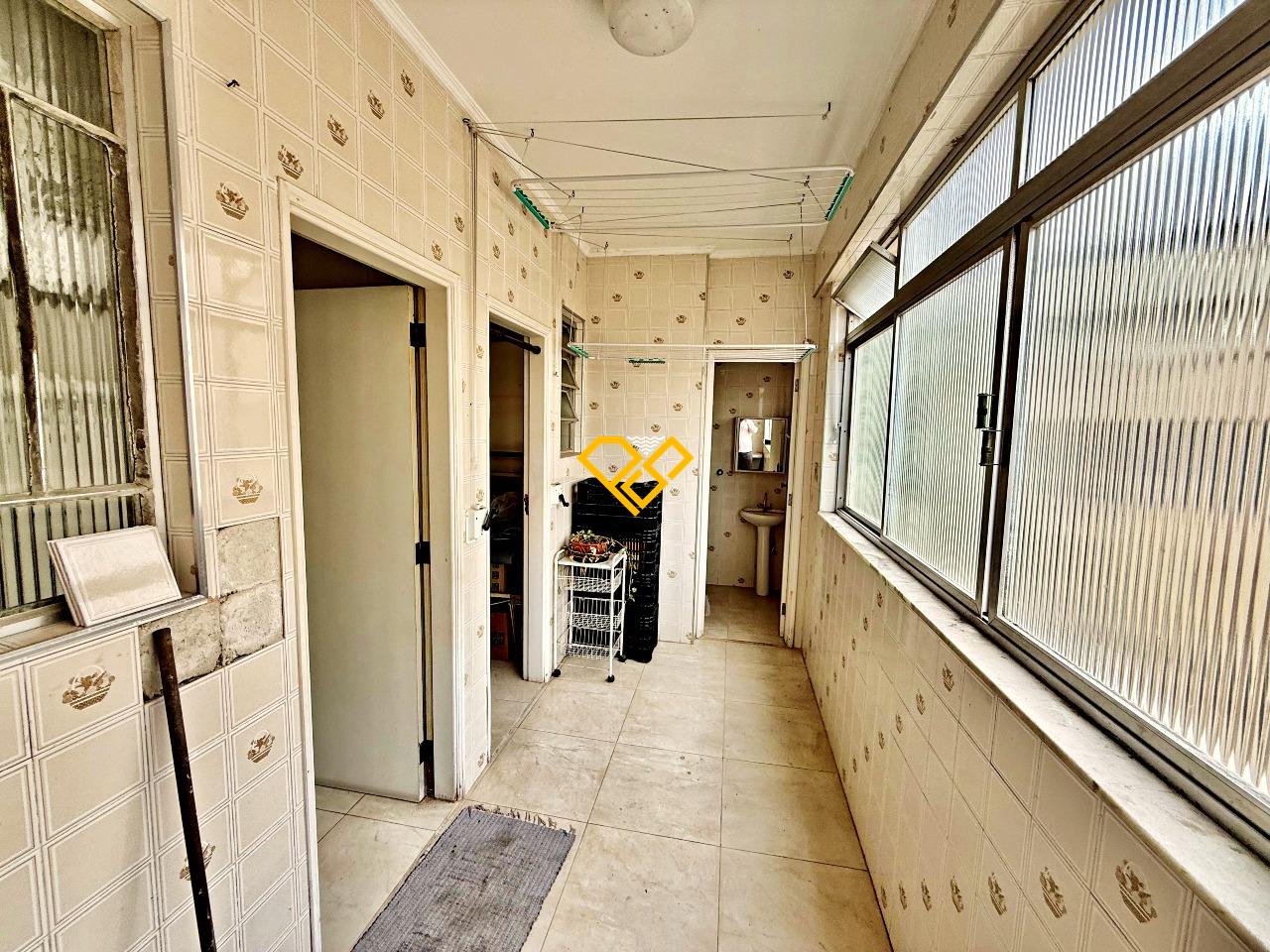 Cobertura à venda no Aparecida: Área de serviço