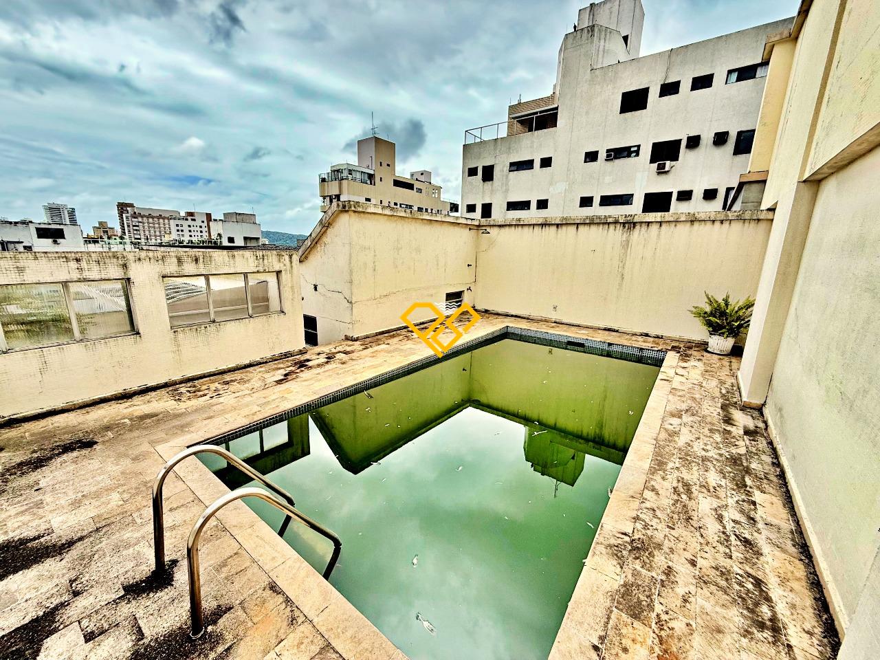 Cobertura à venda no Aparecida: Piscina