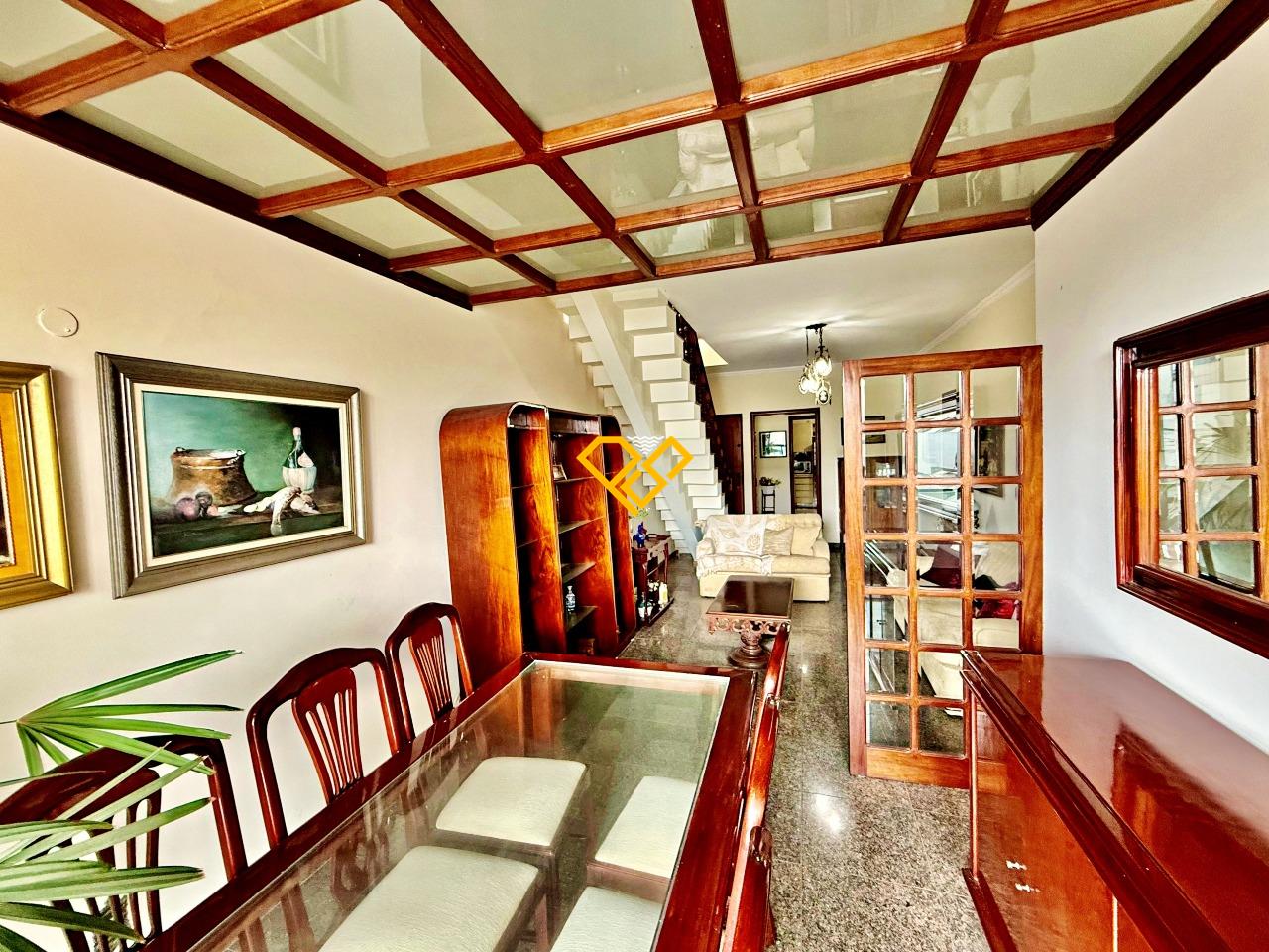 Cobertura à venda no Aparecida: Sala