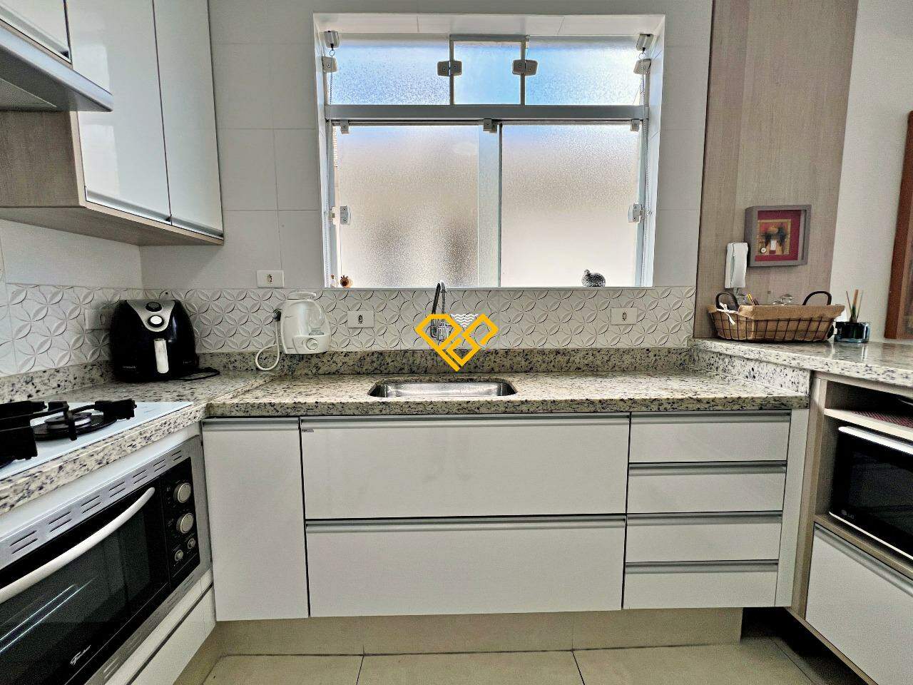 Sobreposta Alta à venda no Embaré: Cozinha