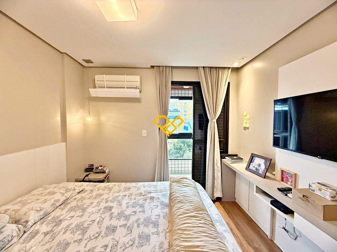 Apartamento à venda no Embaré: Dormitório 1 - suíte