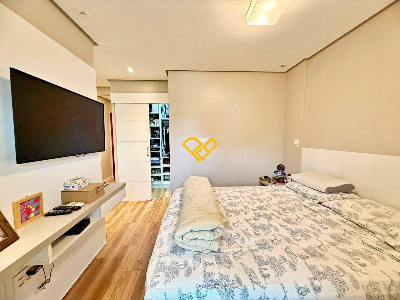 Apartamento à venda no Embaré: Dormitório 1 - suíte