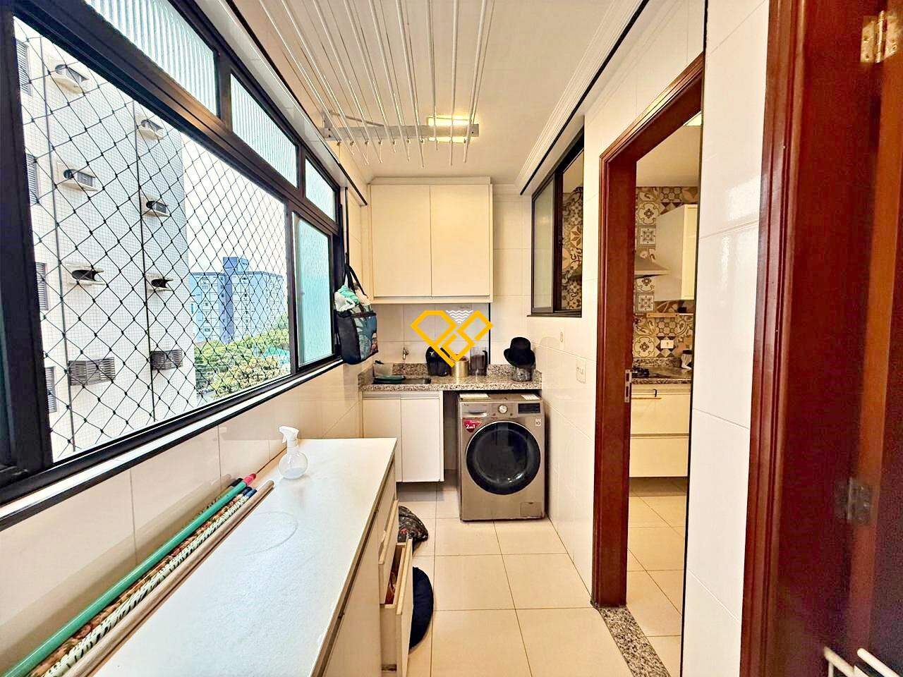 Apartamento à venda no Embaré: Área de serviço