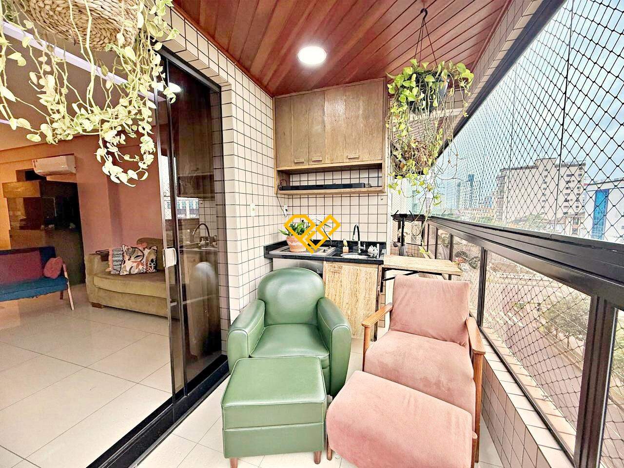 Apartamento à venda no Embaré: Varanda