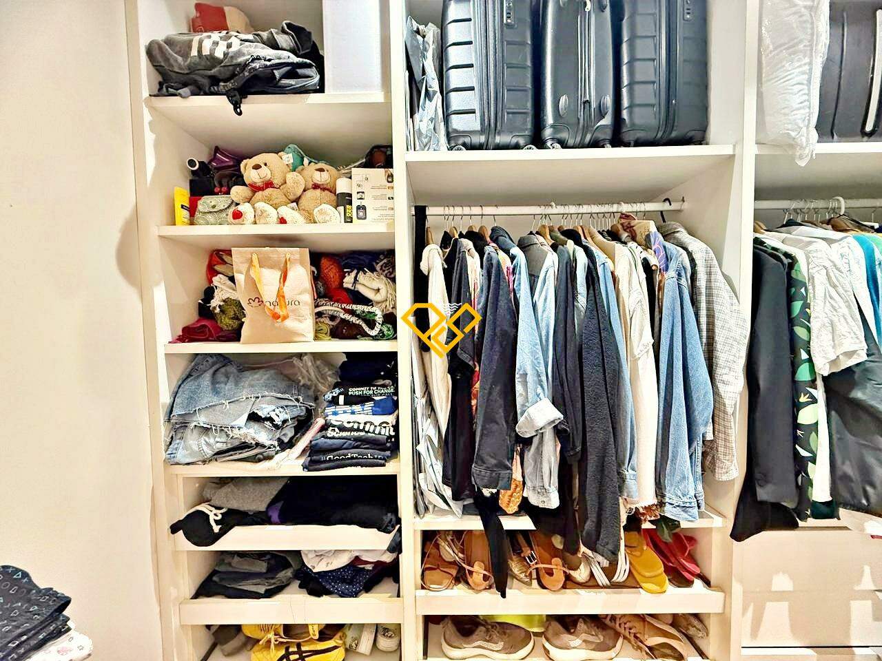 Apartamento à venda no Embaré: Dormitório 1 - suíte - closet