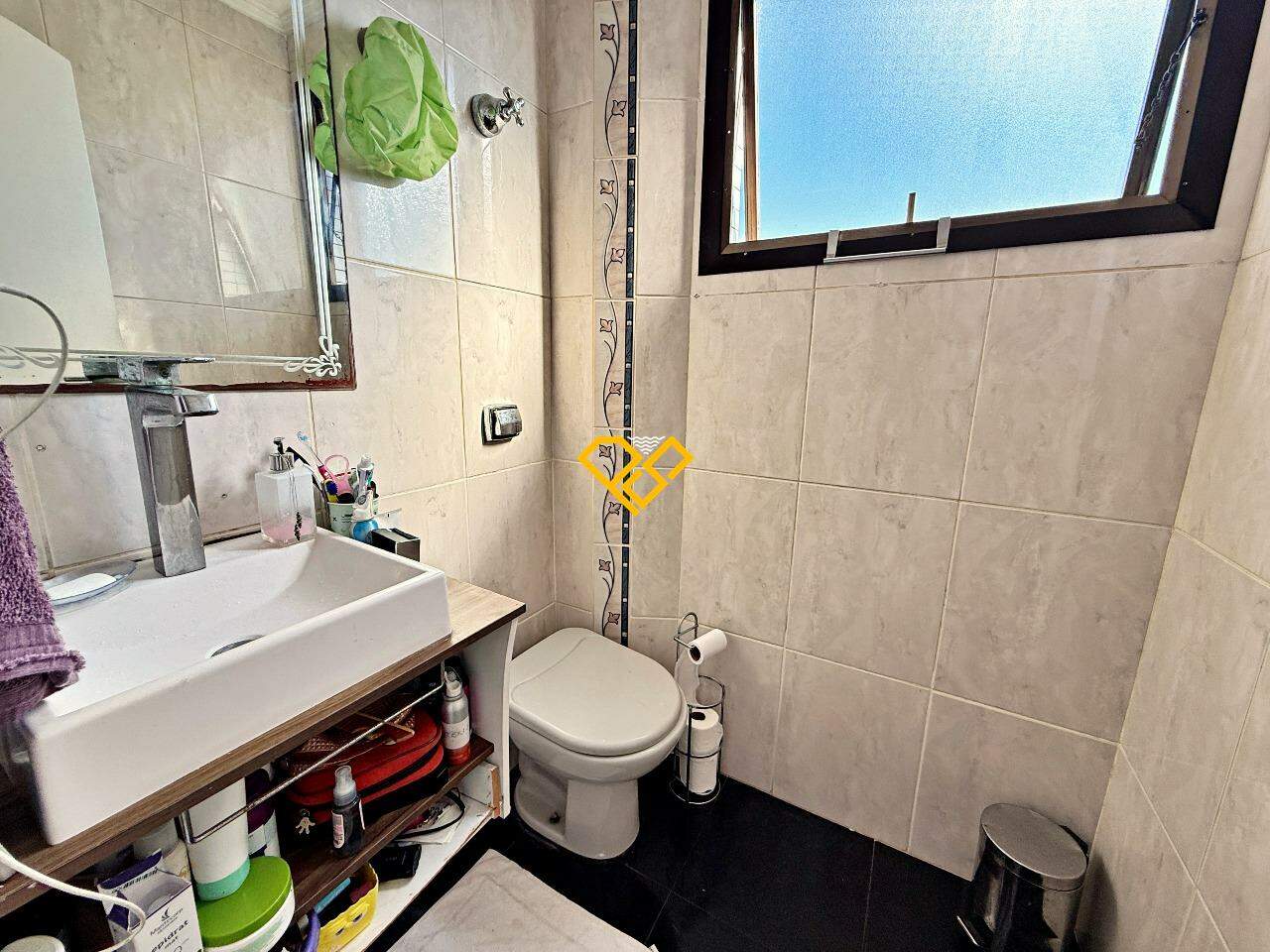 Cobertura à venda no Ponta da Praia: Lavabo - 1° piso