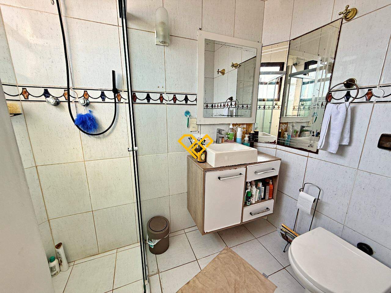 Cobertura à venda no Ponta da Praia: Wc suíte - 2° piso