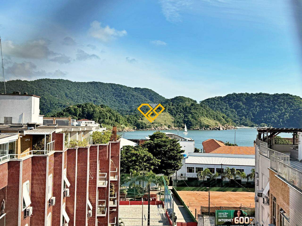 Cobertura à venda no Ponta da Praia: Vista