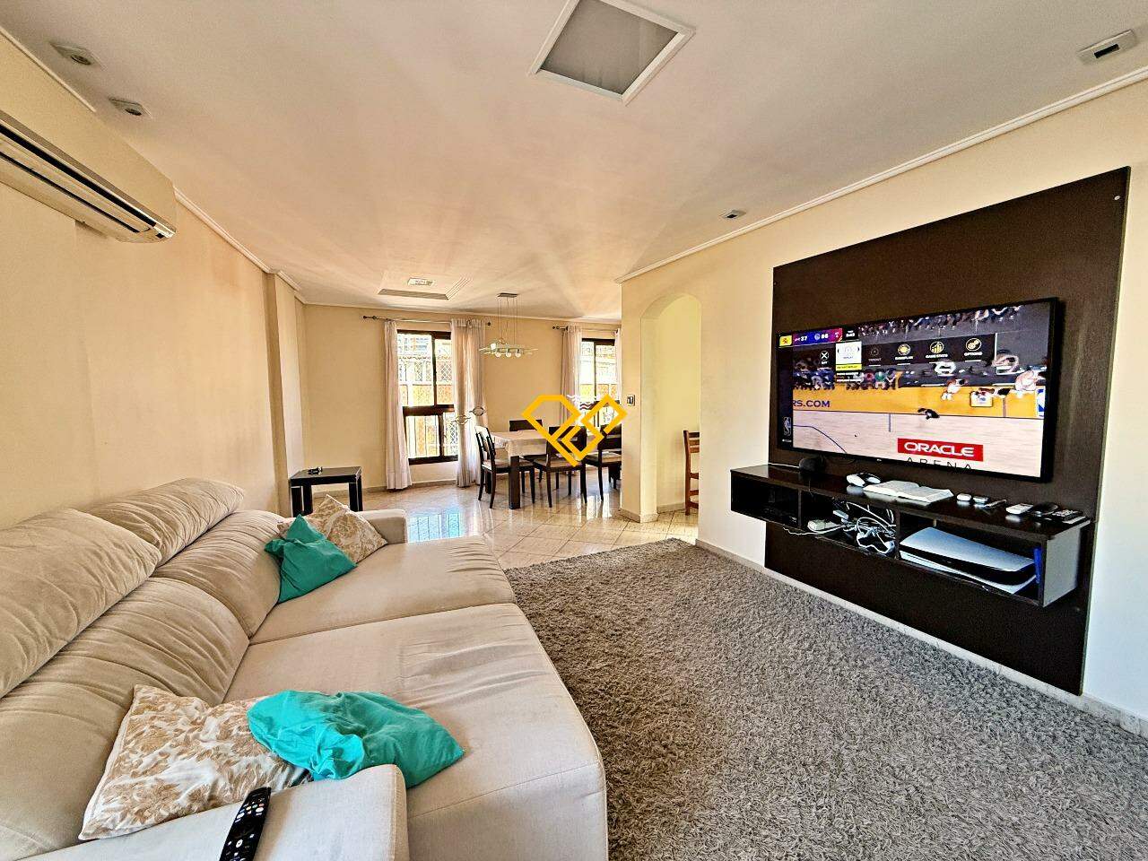 Cobertura à venda no Ponta da Praia: Sala - 1° piso